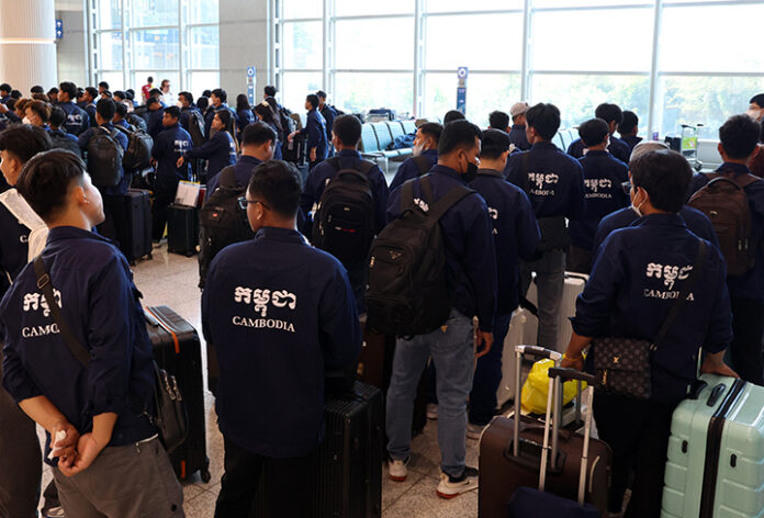 '한국에 일하러 왔어요';